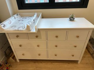 Cómoda IKEA HEMNES 8 cajones