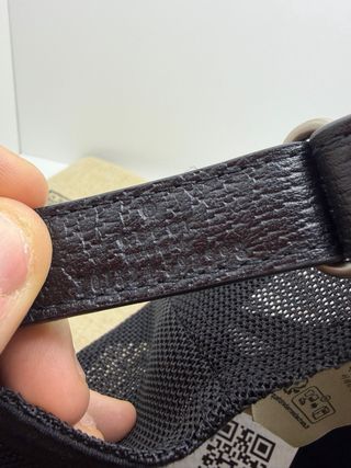 Cappello Gucci Nero con Logo Rosso