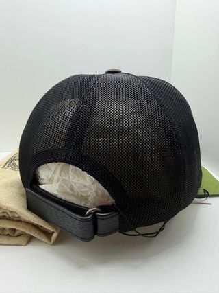 Cappello Gucci Nero con Logo Rosso