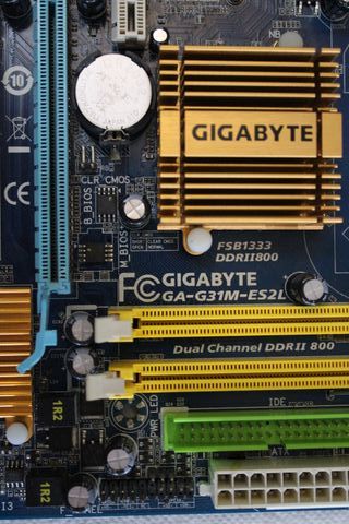 Placa Base Gigabyte + CPU + 4GB RAM