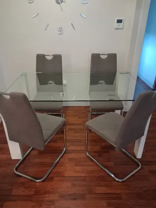 Magnífica mesa de comedor cristal templado 90x150