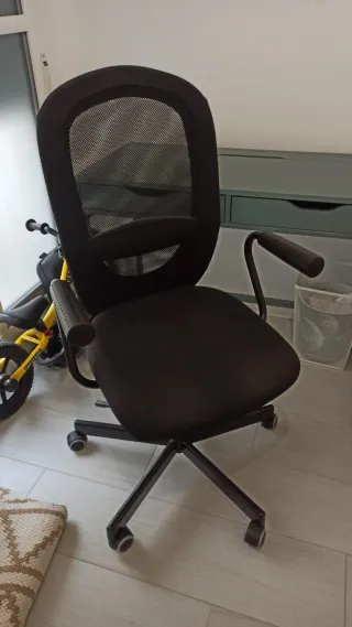 Silla de escritorio negra