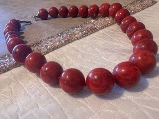 Collar y pulsera de cuentas grandes estilo coral