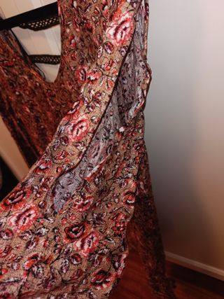 Blusa ONLY floral cuello pico manga larga