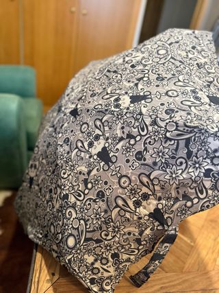 Paraguas plegable estampado paisley de bolso