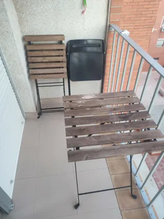 Mesa y 2 sillas madera terraza/jardín