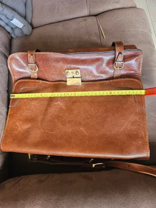 Maletín de cuero marrón