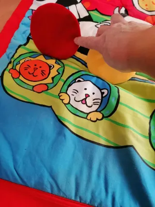 Manta de jocs . Manta de juegos infantil