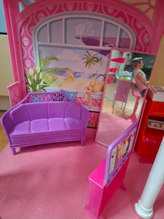 Casa Barbie con muñecos y accesorios