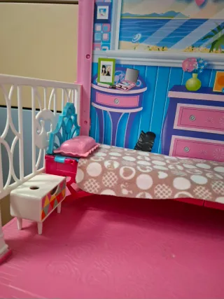 Casa Barbie con muñecos y accesorios