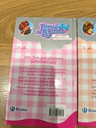 4 Libros euskera, mortina y joni b. Jones