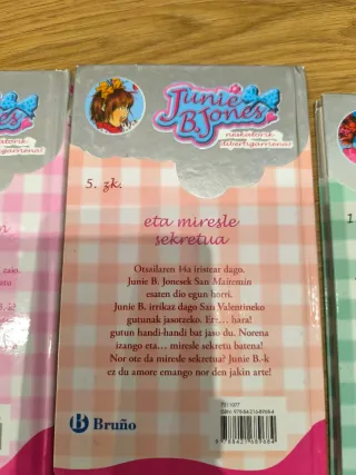 4 Libros euskera, mortina y joni b. Jones