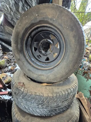 Llantas 235/75R15 105H Nissan Terrano