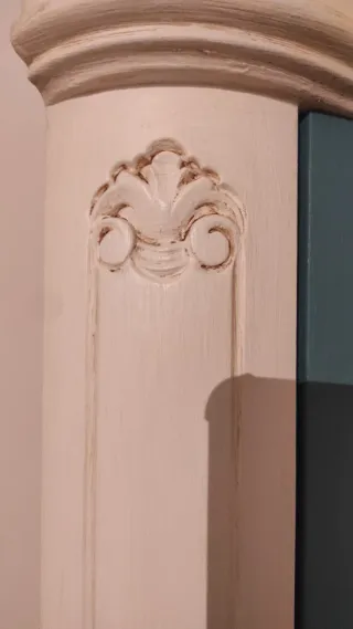 Mueble vitrina y aparador madera maciza