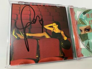 Taylor Swift The life of a showgirl CD firmado