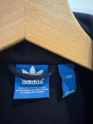 Chaqueta Adidas Azul Marino con Rayas Multicolor