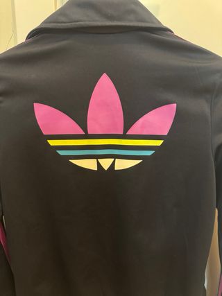 Chaqueta Adidas Azul Marino con Rayas Multicolor
