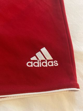 Pantalones cortos Adidas rojos