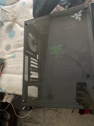 Caja PC Gaming ATX Cristal Templado Razer