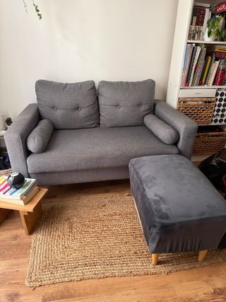 Sillón con reposapies de regalo. 130 x 77 X 86 cm