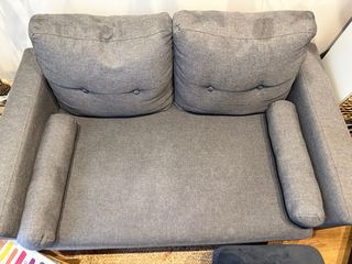 Sillón con reposapies de regalo. 130 x 77 X 86 cm