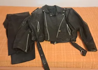 Conjunto Chaqueta y Pantalón de Cuero