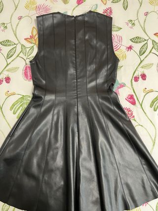 Vestido polipiel negro