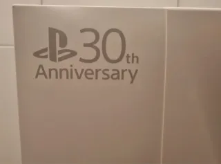 PlayStation Edición 30 Aniversario + Mando extra