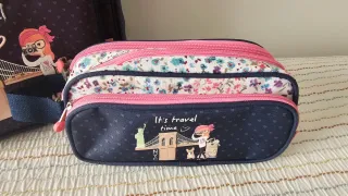 Mochila escolar y estuche a juego