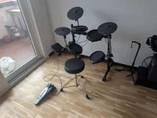 Batería Electrónica Alesis Turbo Mesh + Banqueta