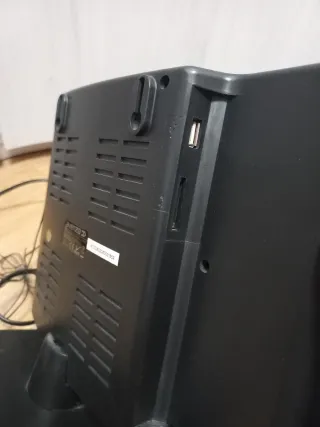 Equipo de música Avenzo negro con mando