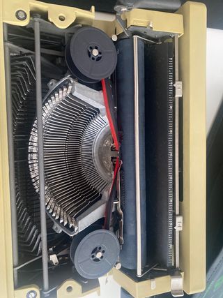 Máquina de escribir Olivetti Lettera 25