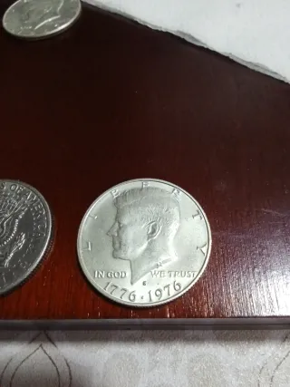 2 Monedas Conmemorativas USA 1776-1976 y Kennedy
