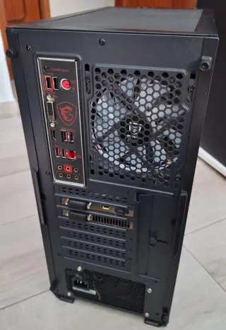 PC Sobremesa Negro RGB