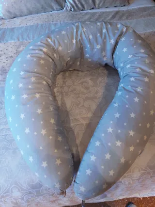 Cojín de lactancia Nimo estrellas