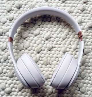 Auricolari wireless Beats Solo 4 Rosa Nube