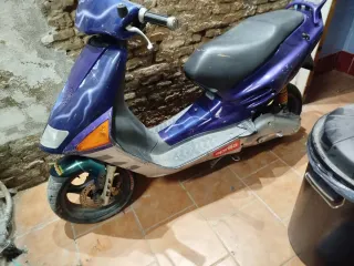 Moto Aprilia 50 Scooter