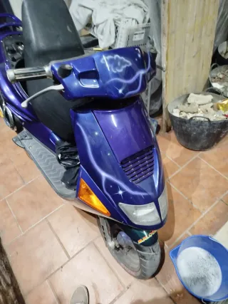 Moto Aprilia 50 Scooter