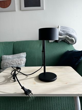 Lámpara de escritorio Ikea negra