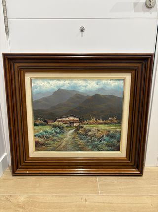 Cuadro con marco se madera