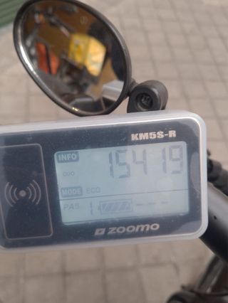 Bicicleta Eléctrica Negra marca Zoomo