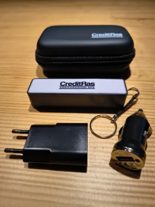 Power bank e USB auto e caricabatteria.