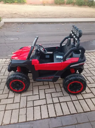 Coche eléctrico infantil rojo