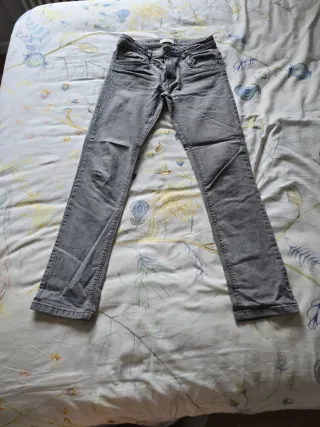 Vaquero chico talla 14 gris