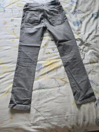 Vaquero chico talla 14 gris