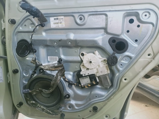 ELEVALUNAS TRASERO DERECHO VOLVO S40 BERLINA D416