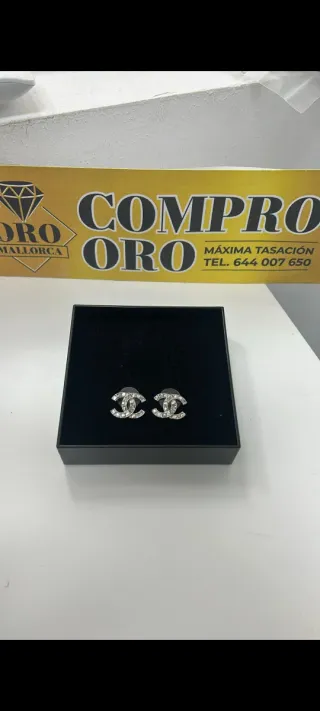 Pendientes Chanel CC con circonitas