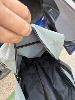 Maleta tipo mochila gris