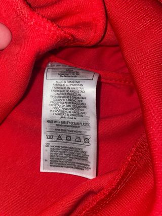 Chaqueta Adidas Roja con Rayas Blancas