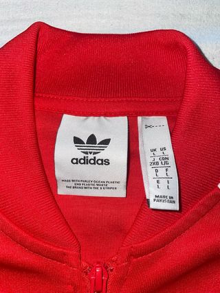 Chaqueta Adidas Roja con Rayas Blancas